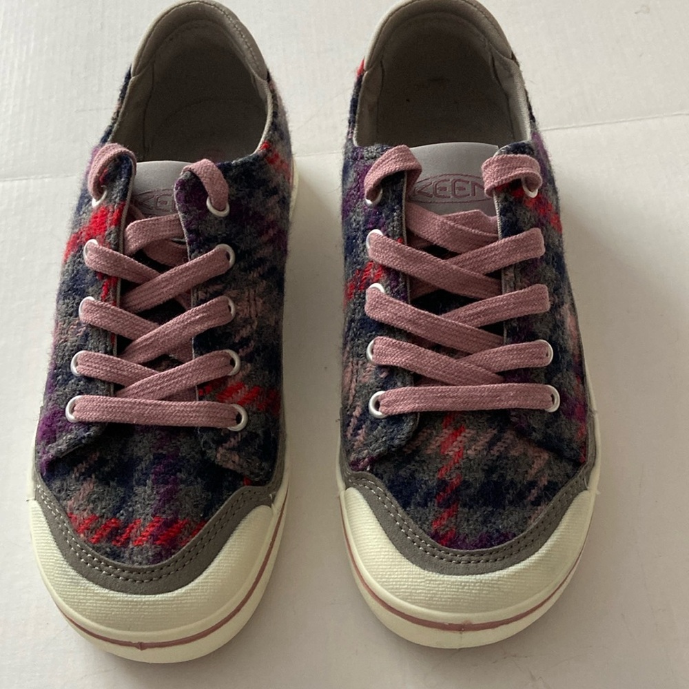 NEW KEEN WOMEN'S ELSA IV LACE-UP SNEAKERS SIZE 6